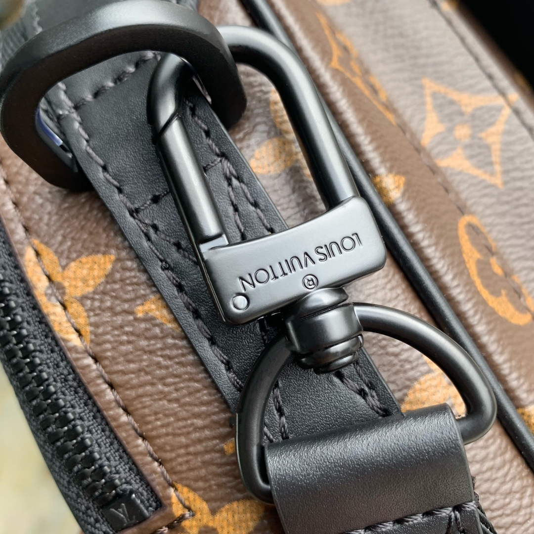 LV M46973 Louis Vuitton Quest Messenger Bag - Default Title - View 6