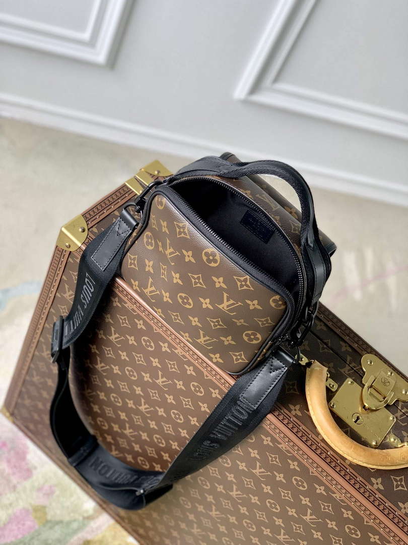 LV M46973 Louis Vuitton Quest Messenger Bag - Default Title - View 9