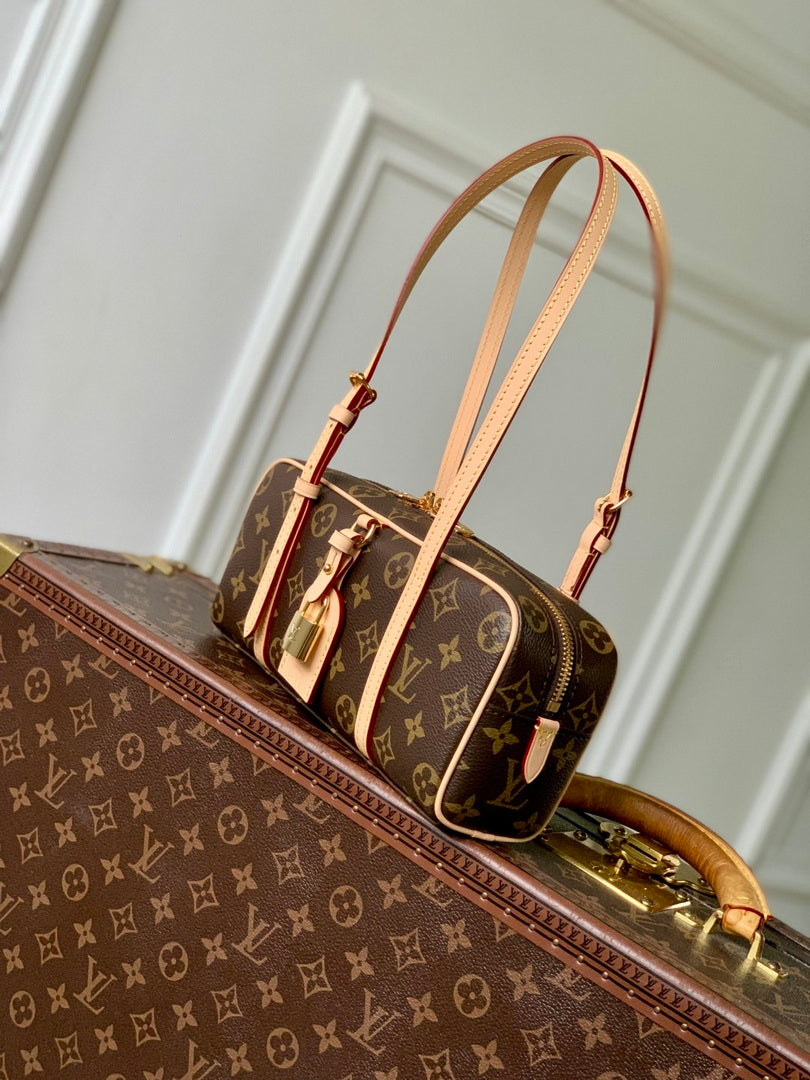 LV M47031 Louis Vuitton Hang On Handbag
