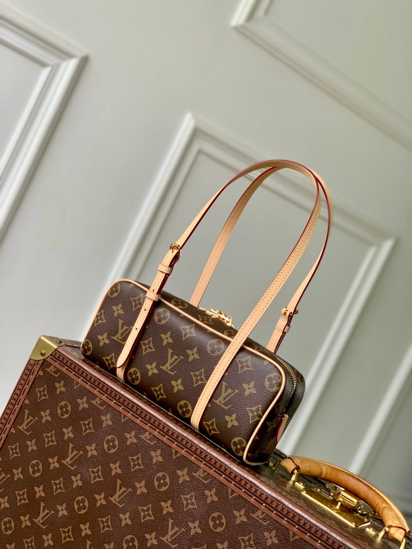 LV M47031 Louis Vuitton Hang On Handbag