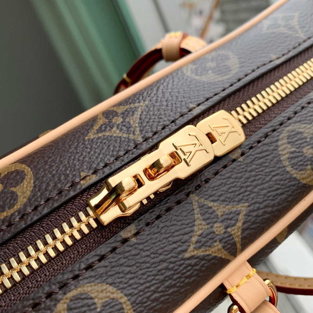 LV M47031 Louis Vuitton Hang On Handbag