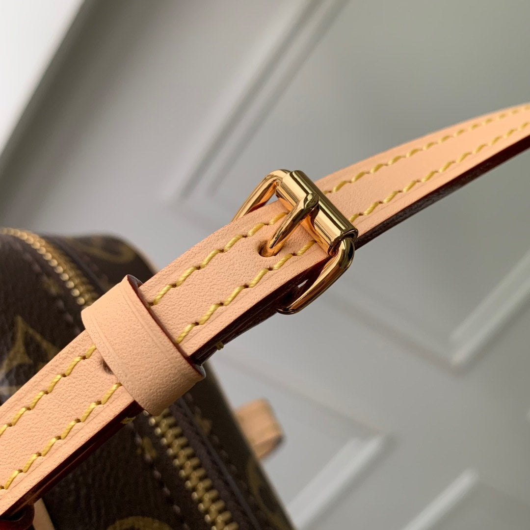 LV M47031 Louis Vuitton Hang On Handbag