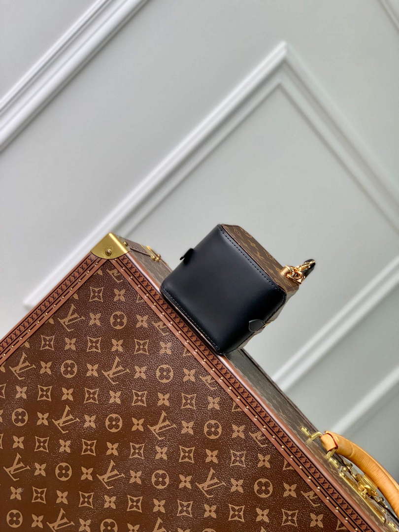 LV M47124 Louis Vuitton Dice Bag Monogram canvas - Default Title - View 5