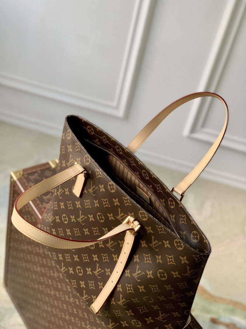 LV M47134 Louis Vuitton Classic Mezzo Bag Monogram