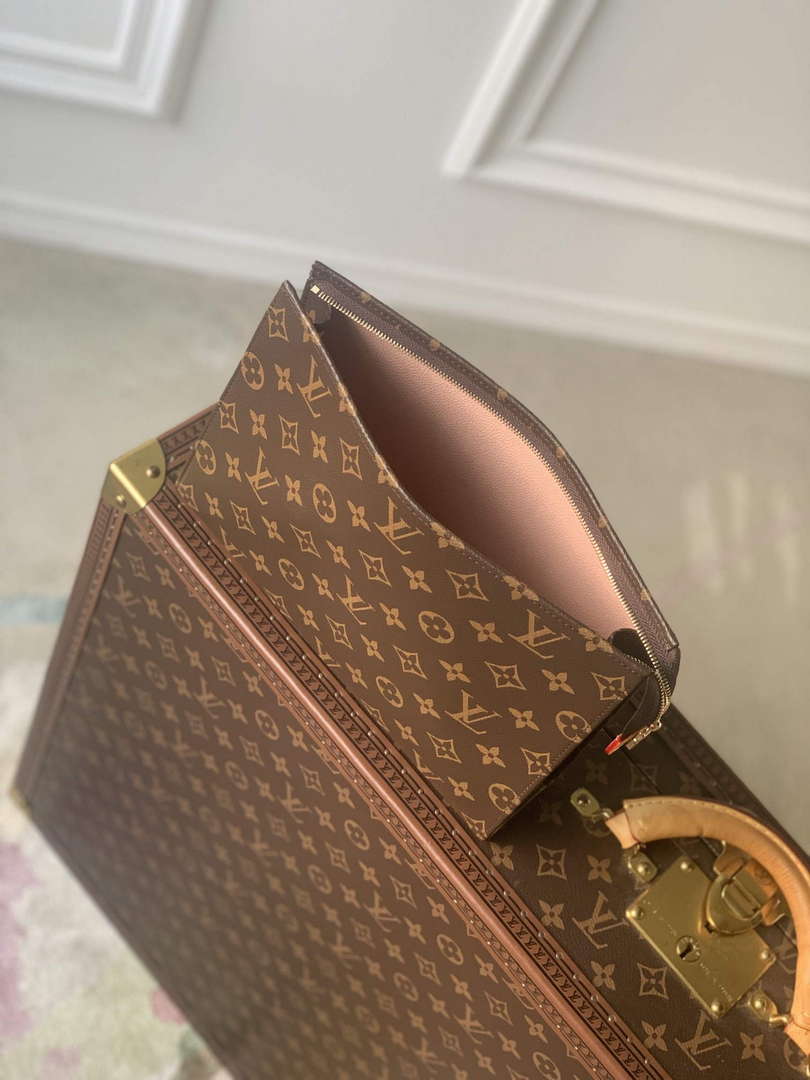 LV M47195 Louis Vuitton  Trio Toilet Pouch Bag