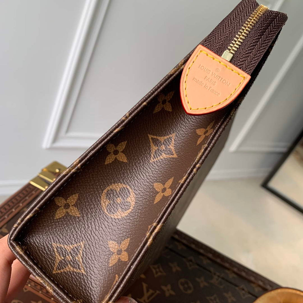 LV M47195 Louis Vuitton  Trio Toilet Pouch Bag