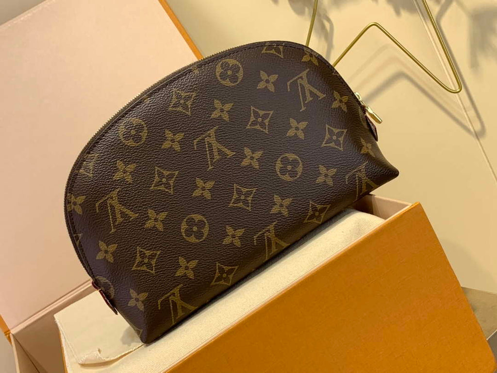 LV M47353 Louis Vuitton Cosmetic Pouch MM Monogram Canvas