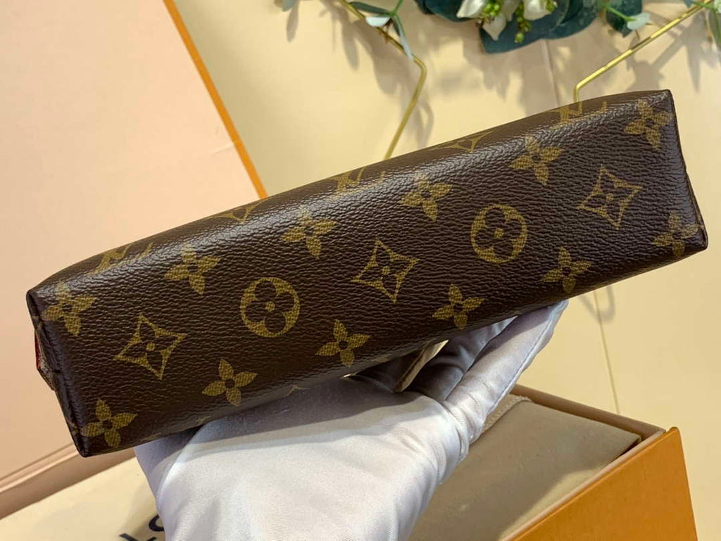 LV M47353 Louis Vuitton Cosmetic Pouch MM Monogram Canvas