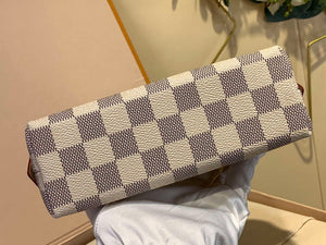 LV M47353 Louis Vuitton Cosmetic Pouch MM Damier Azur - Default Title - View 4