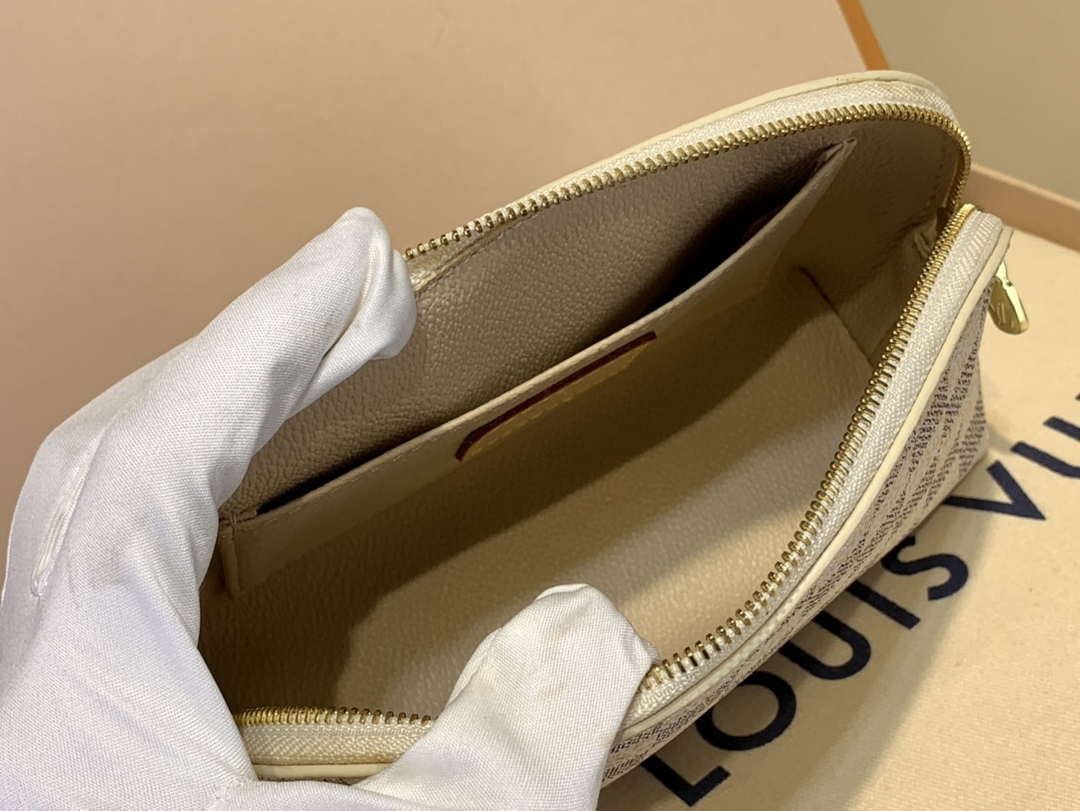 LV M47353 Louis Vuitton Cosmetic Pouch MM Damier Azur