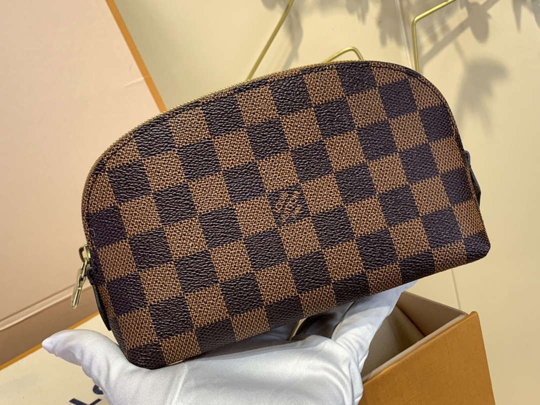 LV M47353 Louis Vuitton Cosmetic Pouch MM Damier ebene