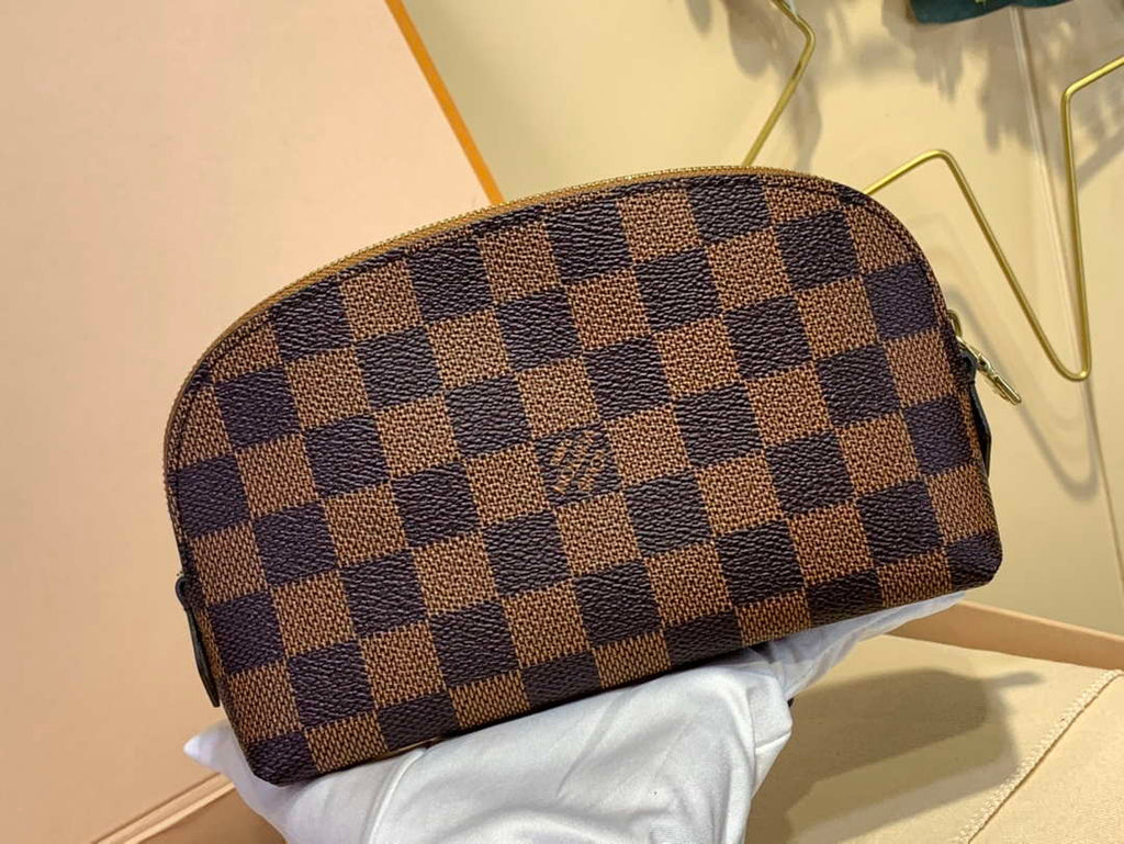 LV M47353 Louis Vuitton Cosmetic Pouch MM Damier ebene