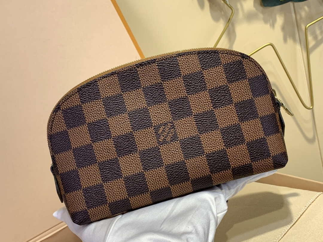 LV M47353 Louis Vuitton Cosmetic Pouch MM Damier ebene