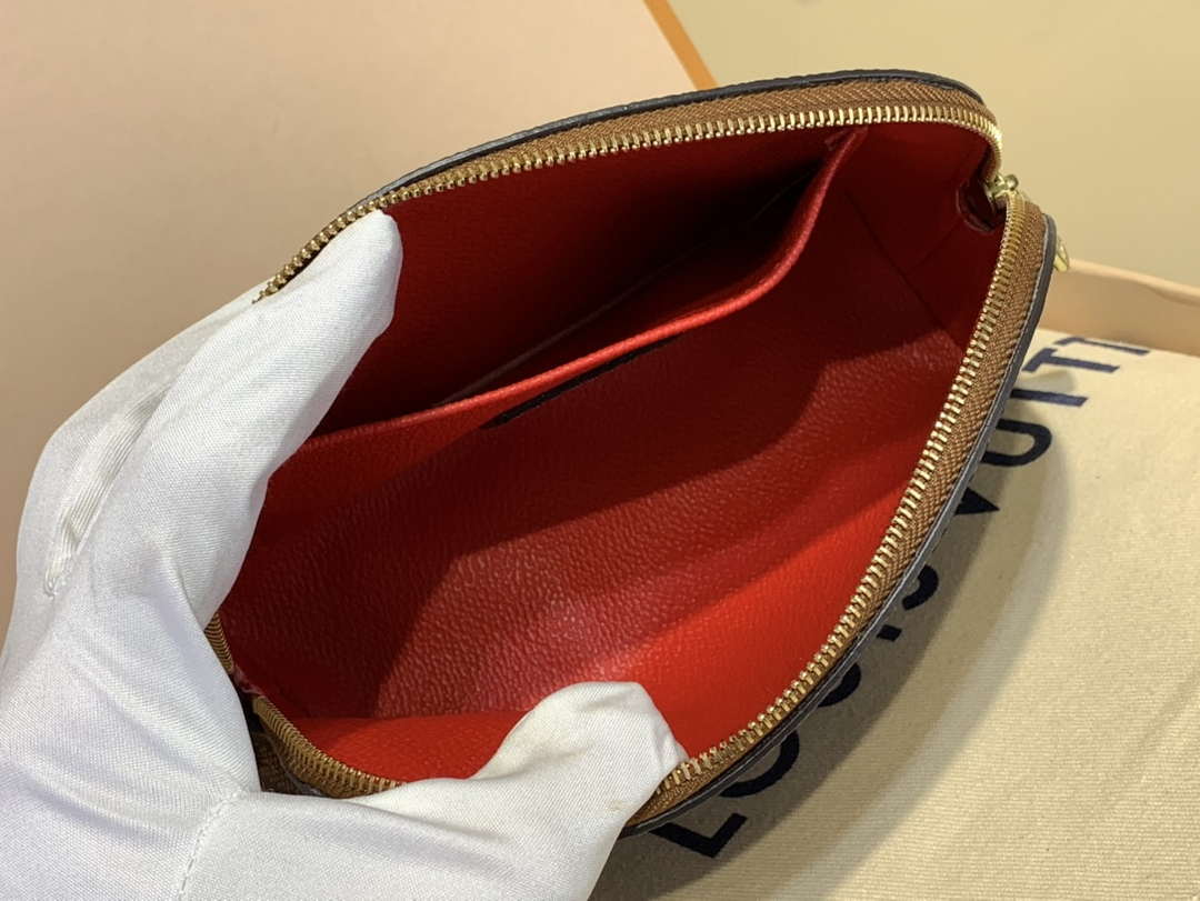 LV M47353 Louis Vuitton Cosmetic Pouch MM Damier ebene
