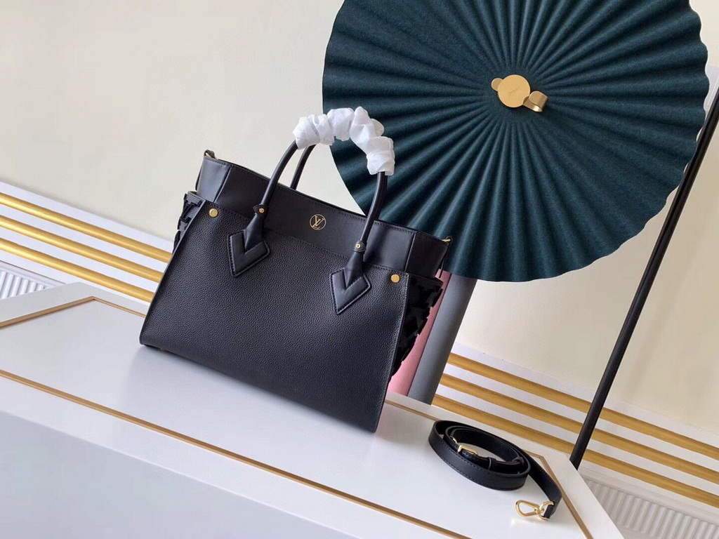LV M53826 Louis Vuitton M53825 on My Side High end Leathers Tote bag Black