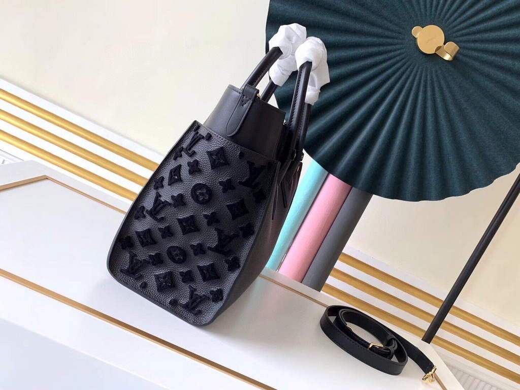 LV M53826 Louis Vuitton M53825 on My Side High end Leathers Tote bag Black