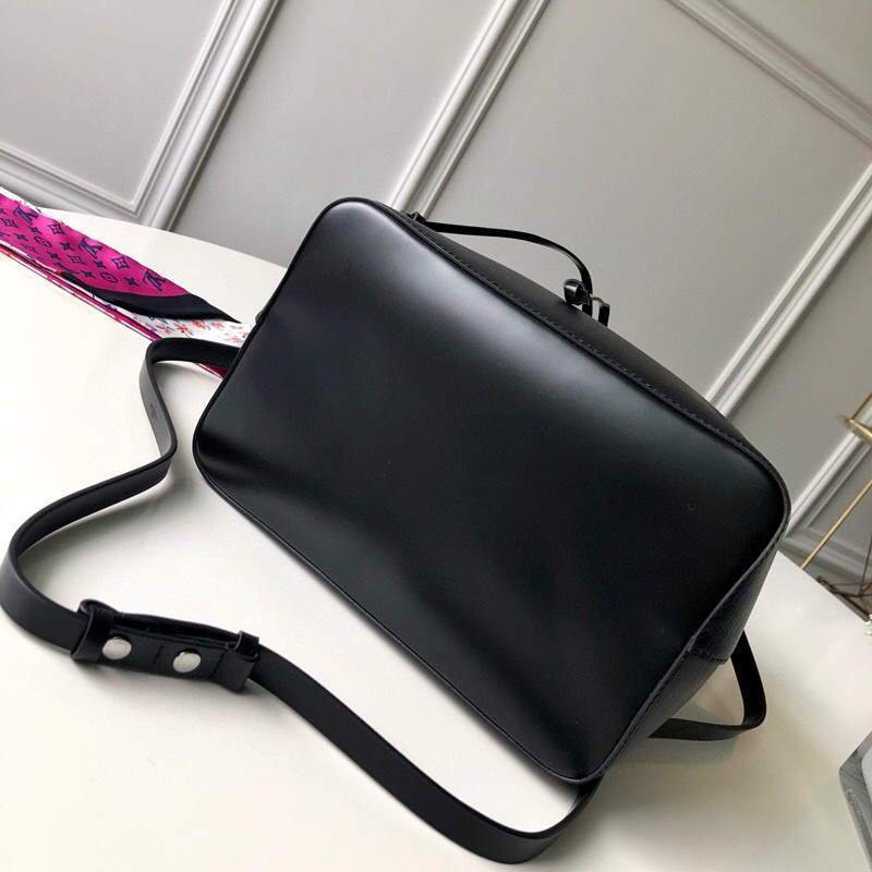 LV M54366 Louis Vuitton N¨¦ONO¨¦ MM Epi Bag Black