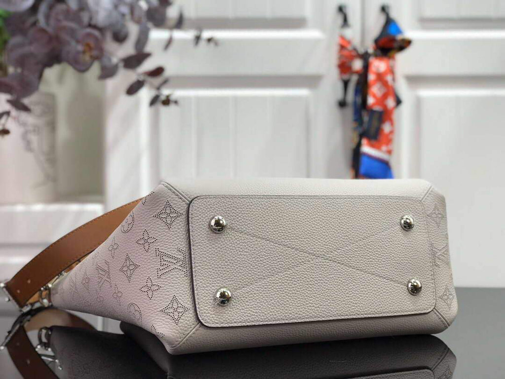 LV M55553 Louis Vuitton Haumea Mahina Bag M55031 Brume Grey - luxibagsmall