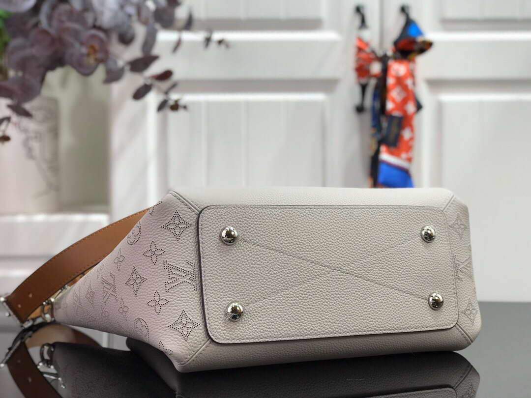 LV M55553 Louis Vuitton Haumea Mahina Bag M55031 Brume Grey - luxibagsmall