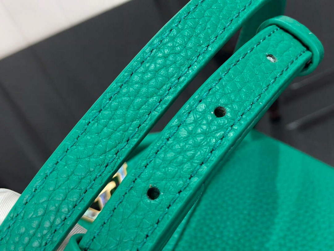 LV M56071 Louis Vuitton Capucines Mini Handbag Green - Default Title - View 6