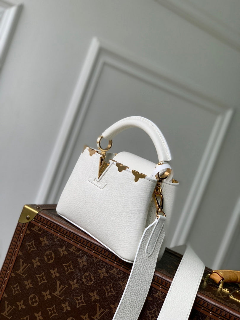 LV M56669 Louis Vuitton Capucines Mini Handbag White