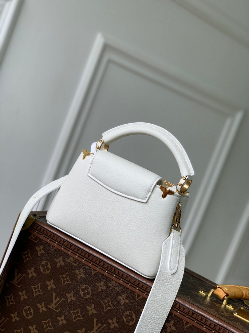 LV M56669 Louis Vuitton Capucines Mini Handbag White