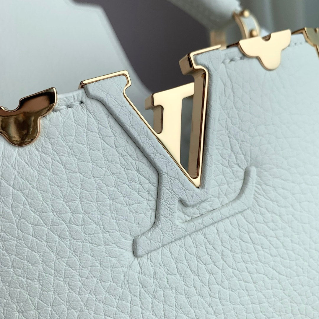 LV M56669 Louis Vuitton Capucines Mini Handbag White