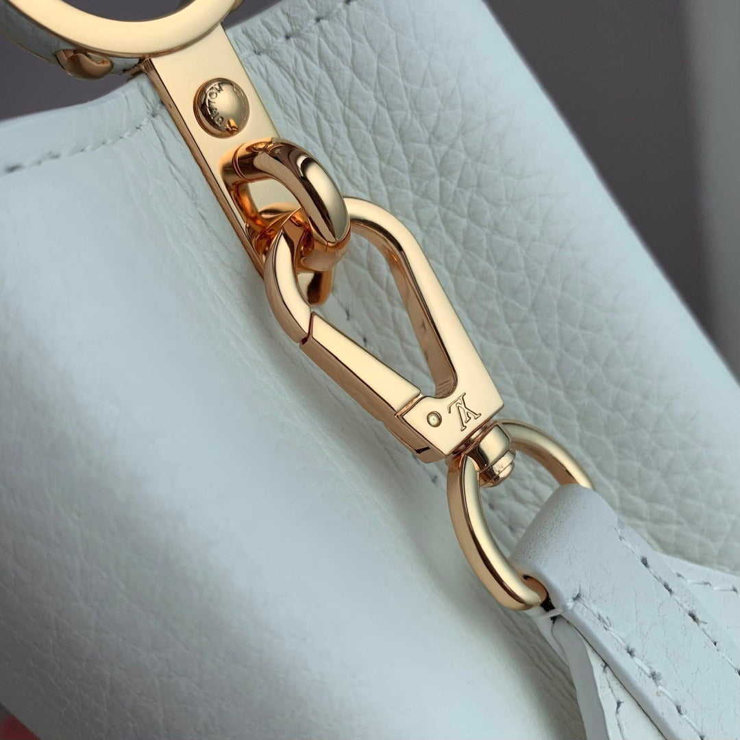 LV M56669 Louis Vuitton Capucines Mini Handbag White