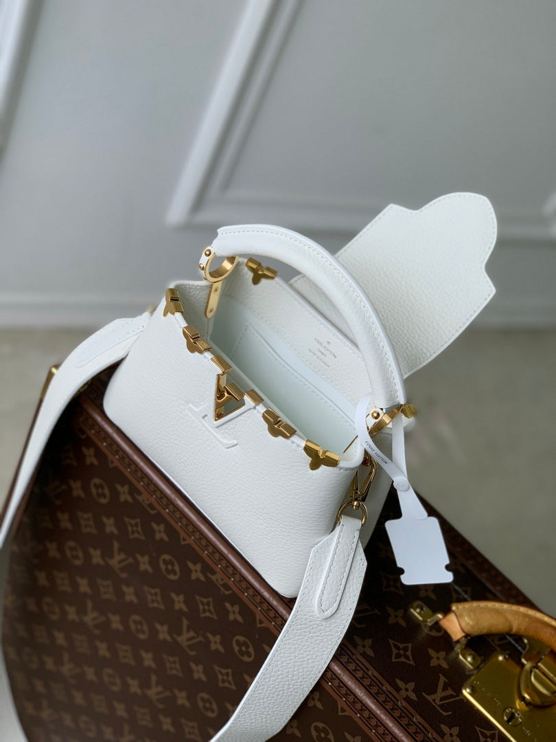 LV M56669 Louis Vuitton Capucines Mini Handbag White