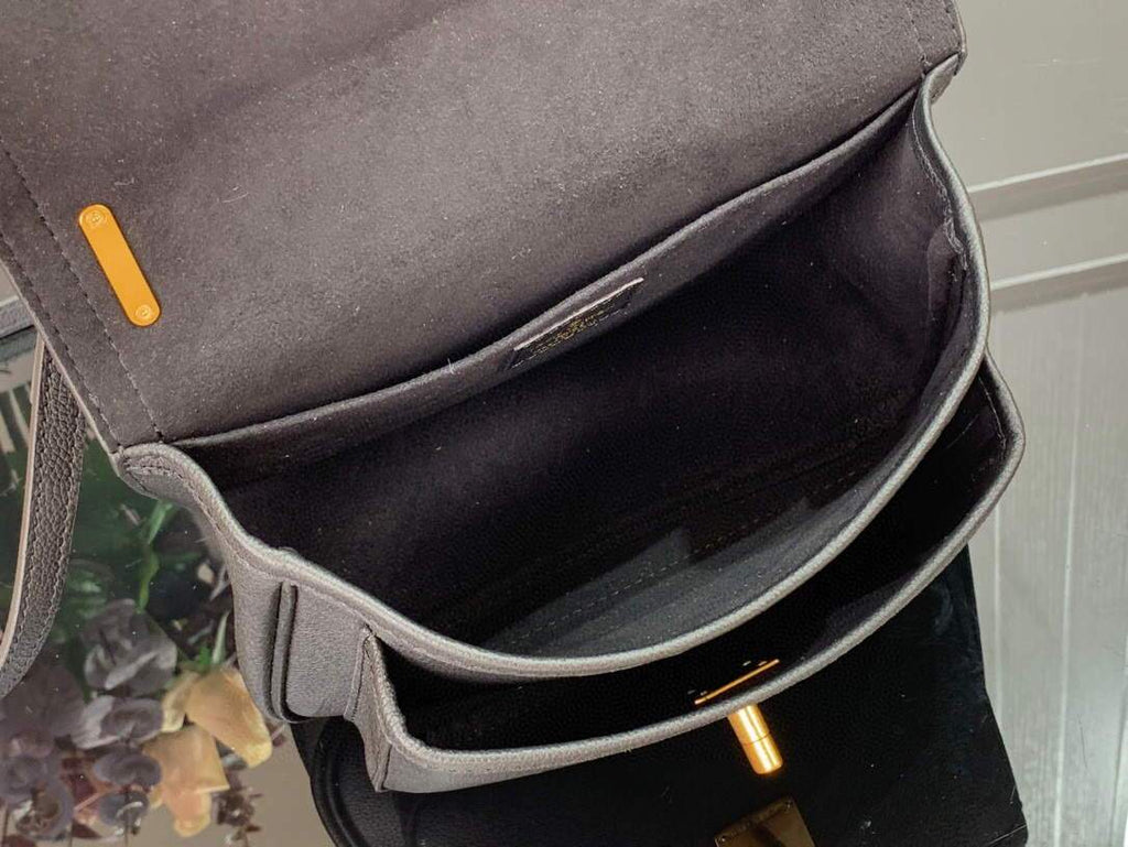 LV M57073 Louis Vuitton M57071 Lockme Chain Bag Black