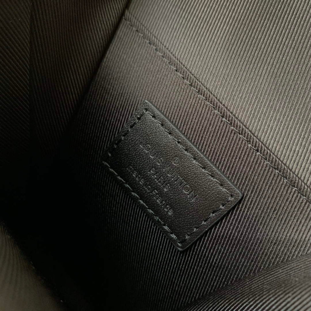 LV M57089 Louis Vuitton Phone Pouch Black