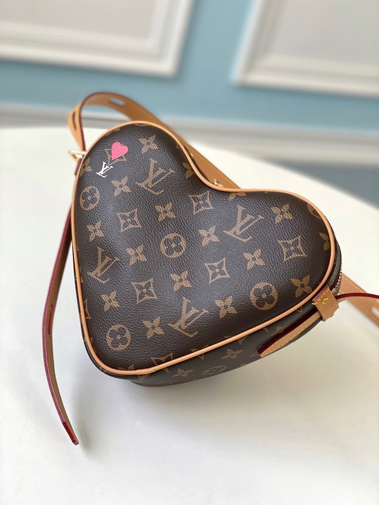 LV M57456 Louis Vuitton Game On C?ur Crossbody Bag Monogram - luxibagsmall