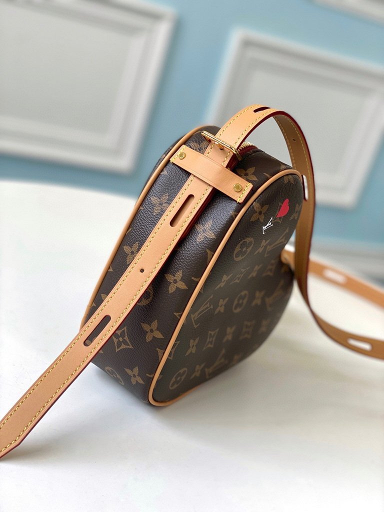 LV M57456 Louis Vuitton Game On C?ur Crossbody Bag Monogram - luxibagsmall