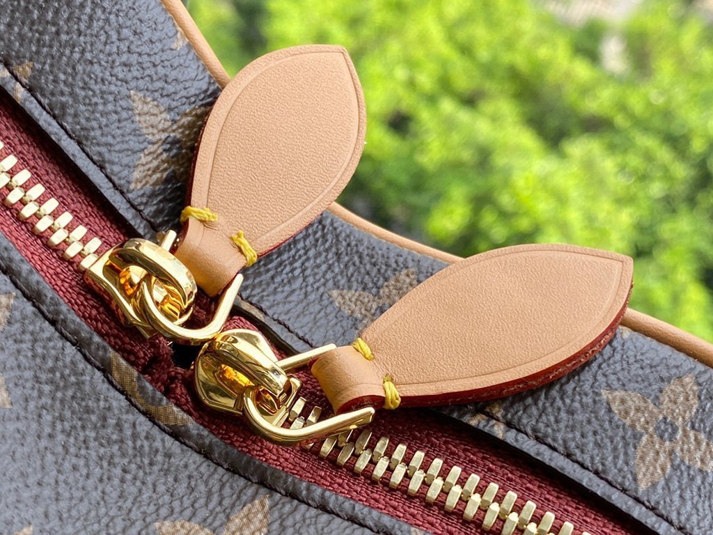 LV M57456 Louis Vuitton Game On C?ur Crossbody Bag Monogram - luxibagsmall