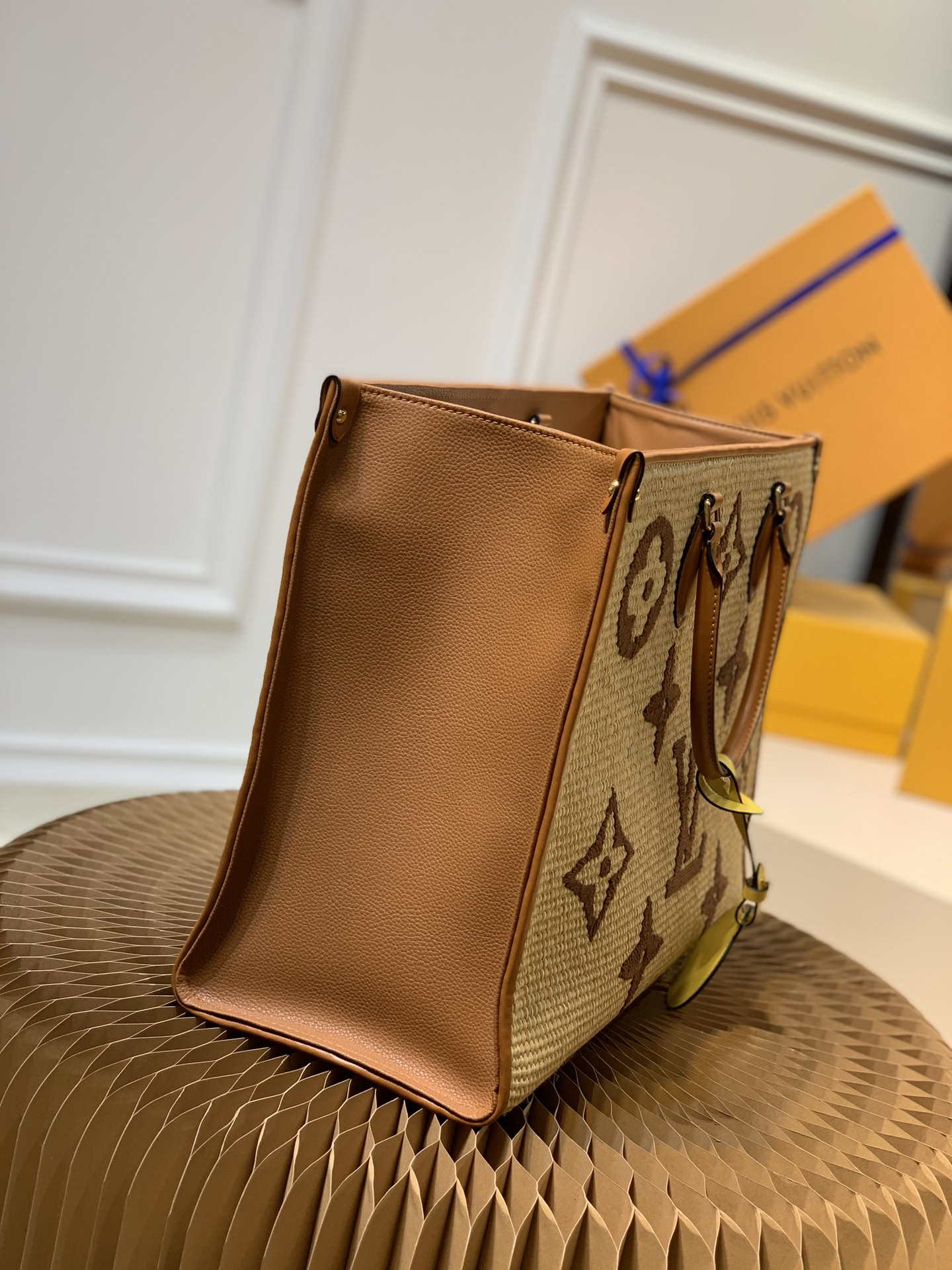 LV M57644 Louis Vuitton Onthego GM Tote Bag Tan - Default Title - View 2
