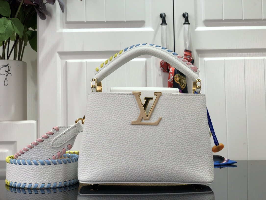LV M57671 Louis Vuitton Capucines MM Handbag White - Default Title - View 1