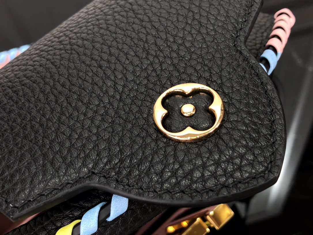 LV M57671 Louis Vuitton Capucines MM Handbag Black - Default Title - View 6