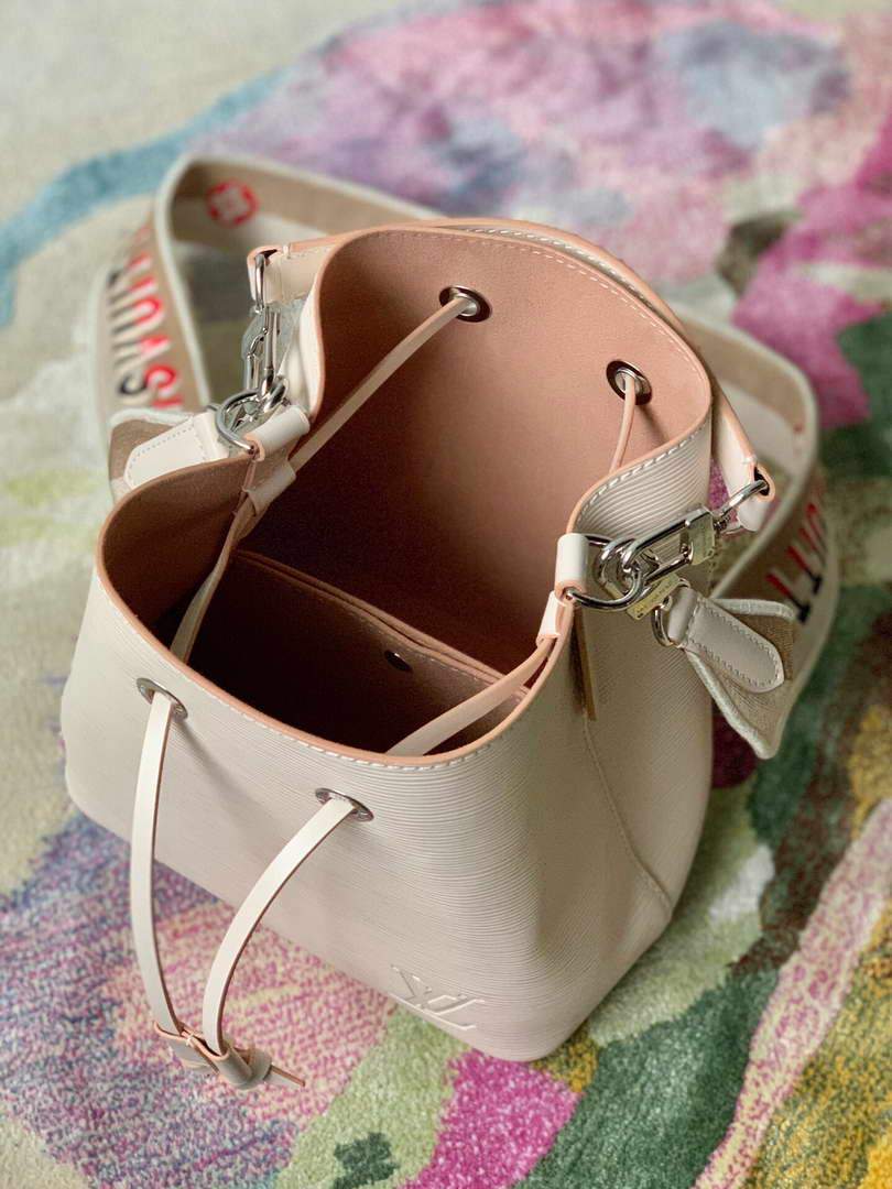 LV M57693 Louis Vuitton N¨¦oNo¨¦ BB Bucket Bag M57706 M57691 Quartz White