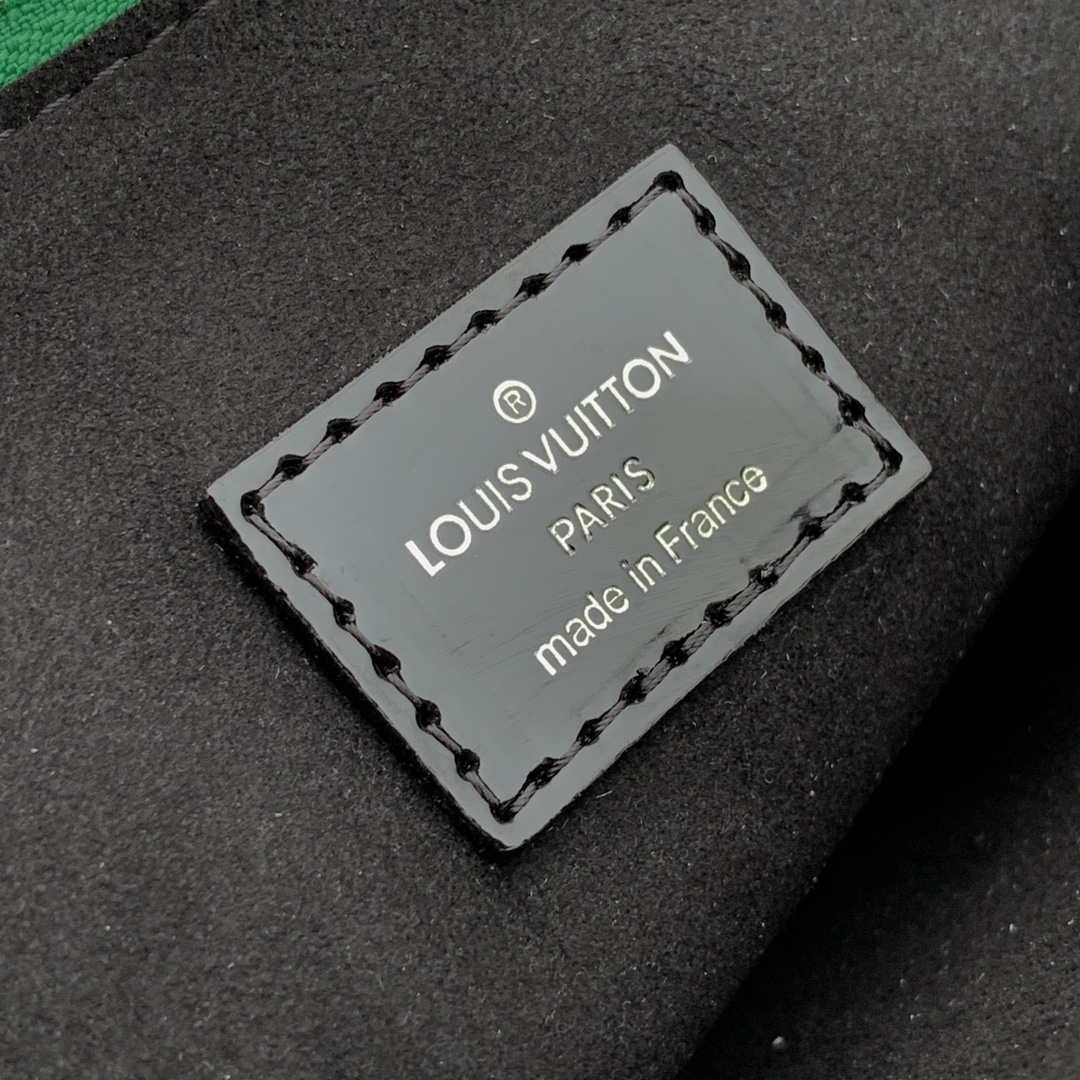 LV M57783 Louis Vuitton Coussin MM Embossed puffy Green Patent Leather - Default Title - View 7