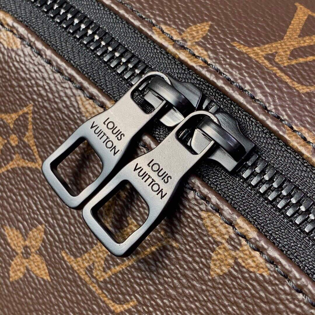 LV M57965 Louis Vuitton Discovery Backpack Monogram