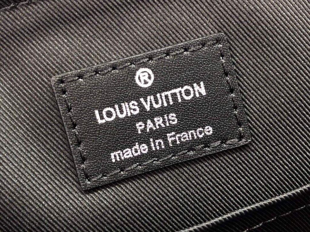 LV M58476 Louis Vuitton Christopher Messenger Bag Black M58475