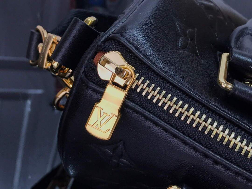LV M58631 Louis Vuitton Speedy Bandouliere 22 Bag Black