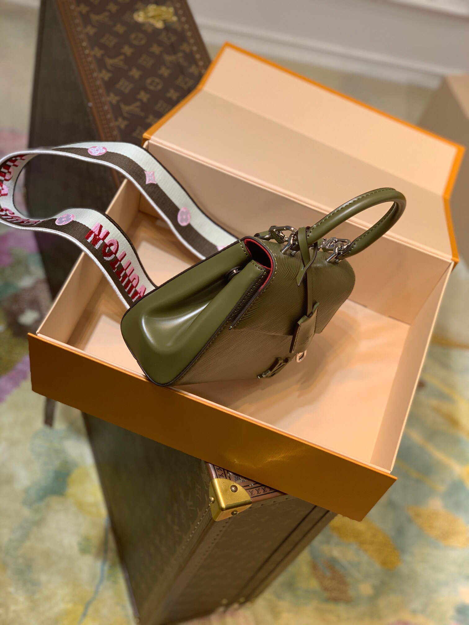 LV M58928 Louis Vuitton Cluny Mini Handbag Brown Green - Default Title - View 3