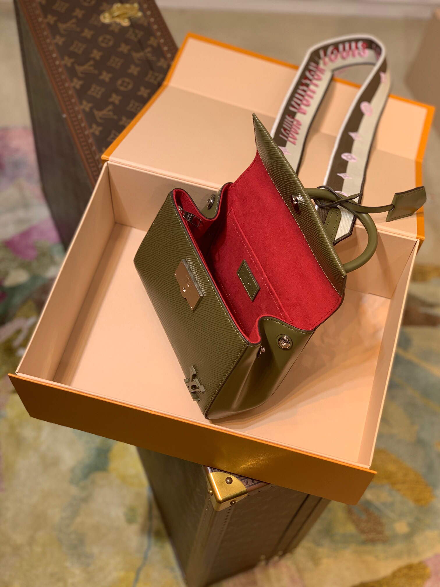 LV M58928 Louis Vuitton Cluny Mini Handbag Brown Green - Default Title - View 8