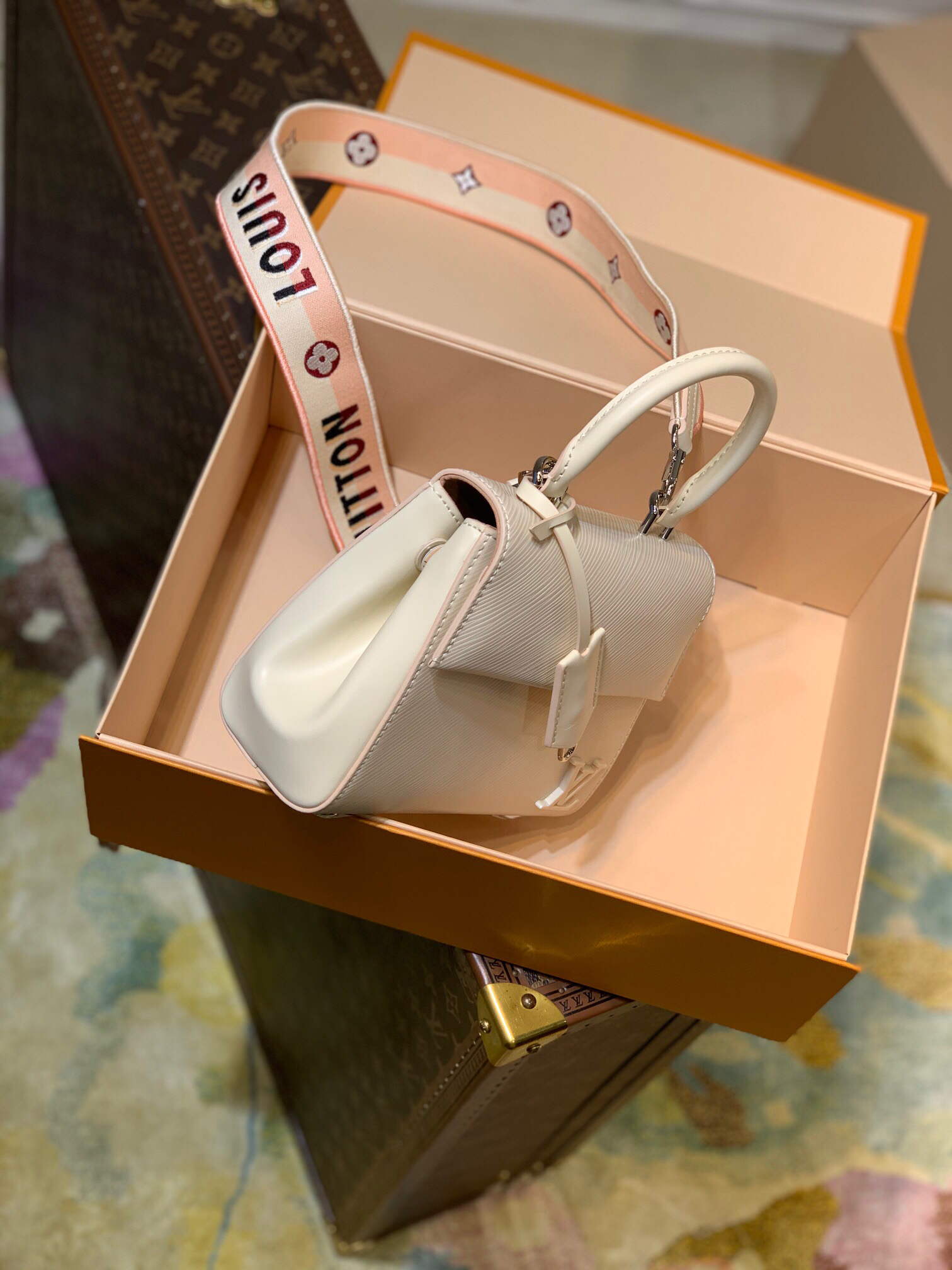 LV M58928 Louis Vuitton Cluny Mini Handbag Quartz - Default Title - View 3