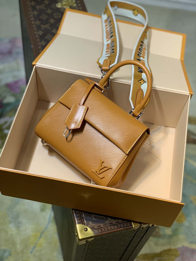 LV M58931 Louis Vuitton Cluny Mini Epi Handbag Gold Miel - Default Title - View 1