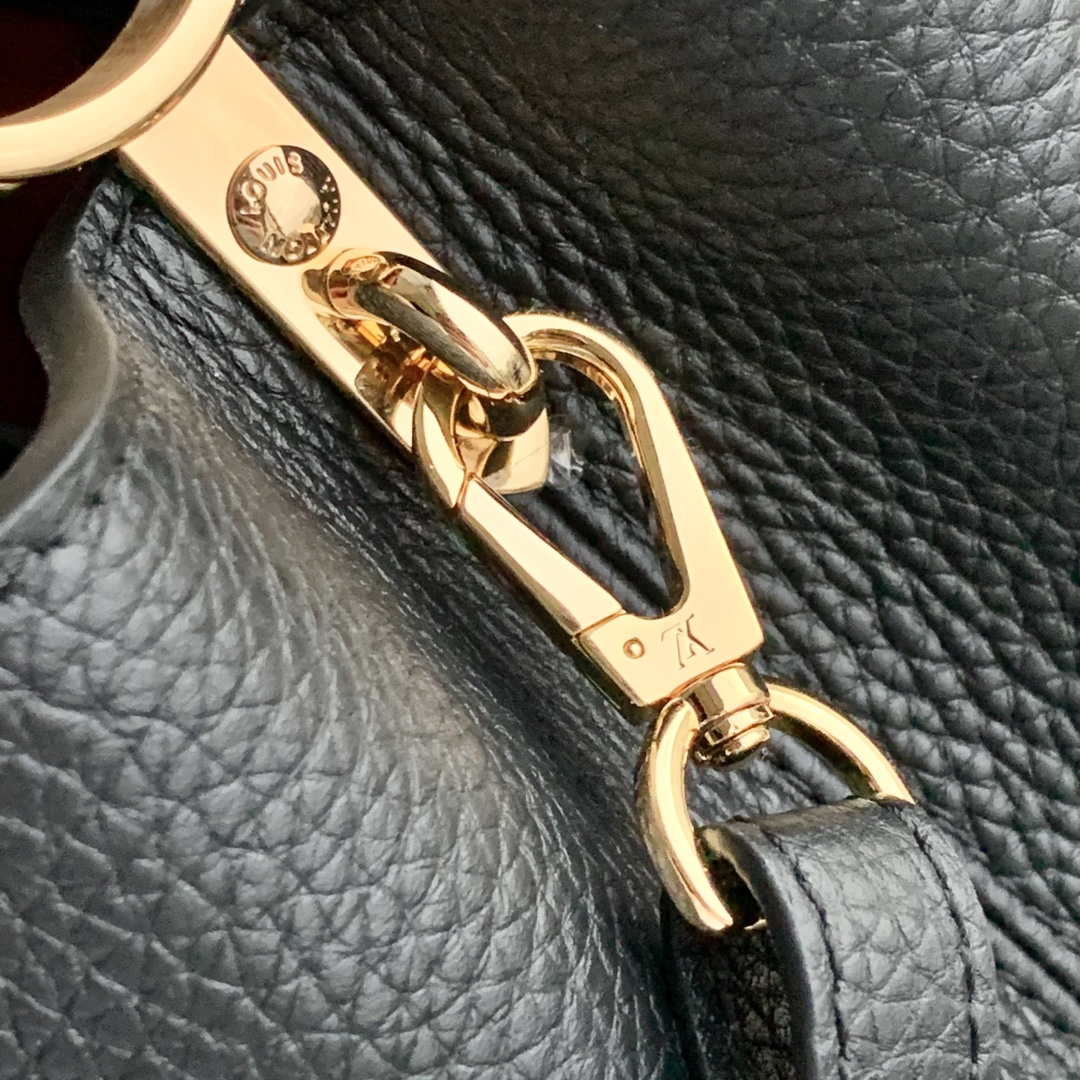 LV M59021 Louis Vuitton Capucines MM Handbag Black - Default Title - View 7