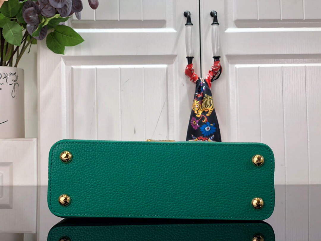 LV M59066 Louis Vuitton Capucines BB Handbag Green - Default Title - View 4