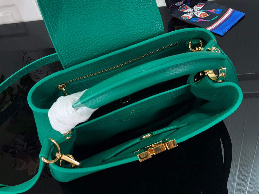 LV M59066 Louis Vuitton Capucines BB Handbag Green - Default Title - View 9