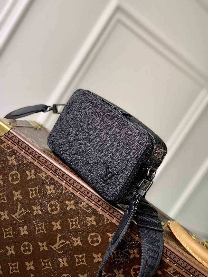 LV M59161 Louis Vuitton Alpha Wearable Wallet Black - Default Title - View 3